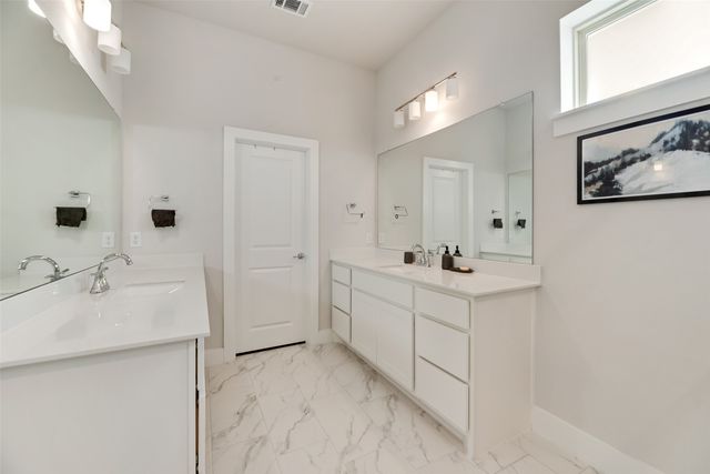 558 Torrey Pines Circle, Heath, TX 75032