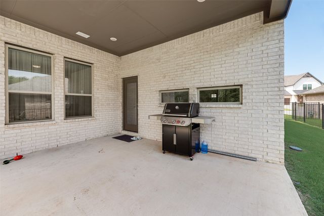 558 Torrey Pines Circle, Heath, TX 75032