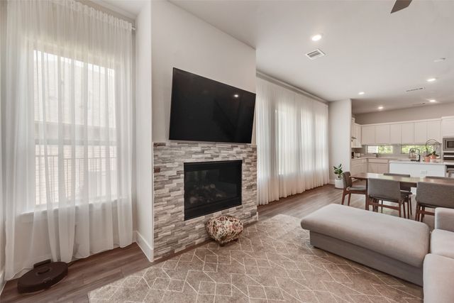 558 Torrey Pines Circle, Heath, TX 75032