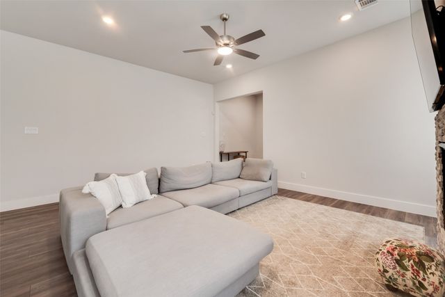 558 Torrey Pines Circle, Heath, TX 75032