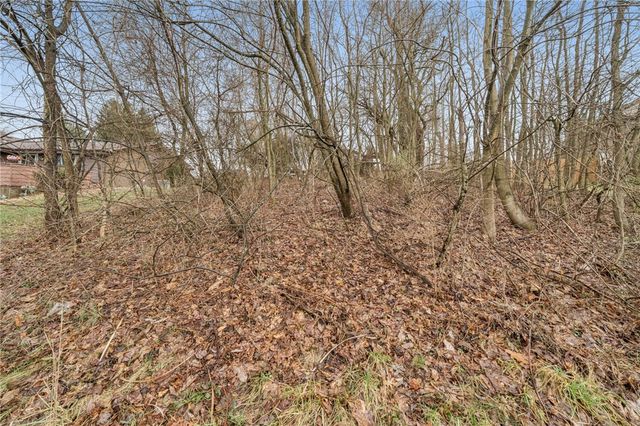 1810 Naser Rd, N Versailles, PA 15137