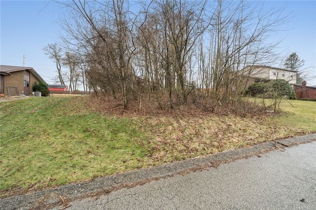 1810 Naser Rd, N Versailles, PA 15137