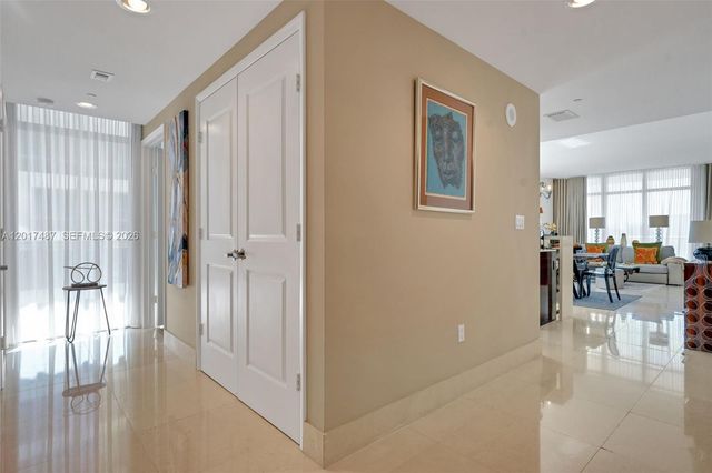 3737 Collins Ave S-403, Miami Beach, FL 33140