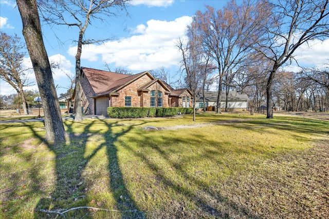 101 Idlewood Road, Enchanted Oaks, TX 75156