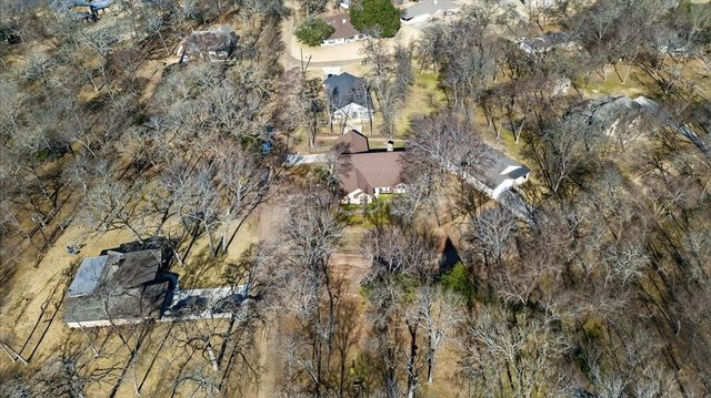 101 Idlewood Road, Enchanted Oaks, TX 75156