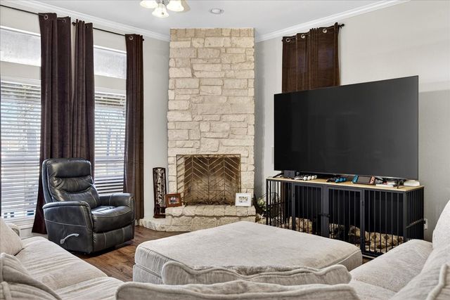 101 Idlewood Road, Enchanted Oaks, TX 75156