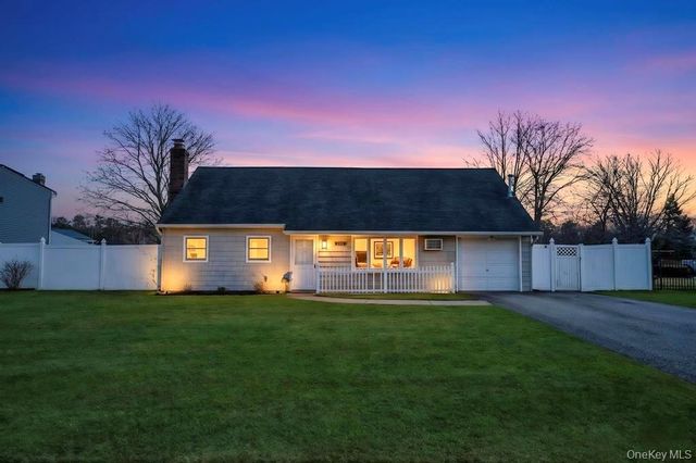 114 Norman Drive, Bohemia, NY 11716