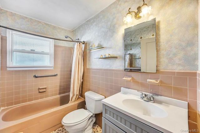 114 Norman Drive, Bohemia, NY 11716