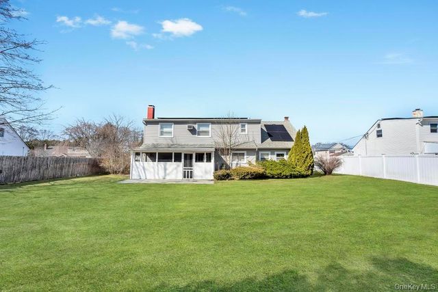 114 Norman Drive, Bohemia, NY 11716