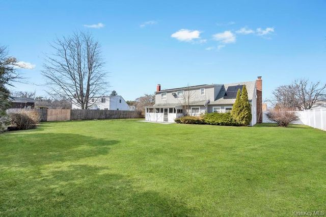 114 Norman Drive, Bohemia, NY 11716