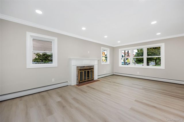35 Park Boulevard, Malverne, NY 11565