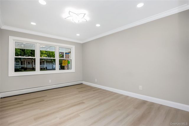 35 Park Boulevard, Malverne, NY 11565