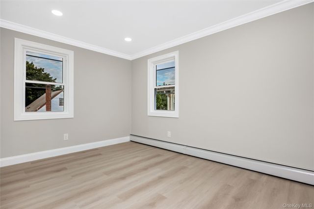 35 Park Boulevard, Malverne, NY 11565