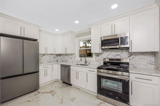 35 Park Boulevard, Malverne, NY 11565