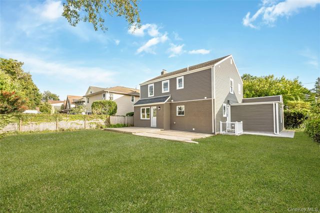 35 Park Boulevard, Malverne, NY 11565