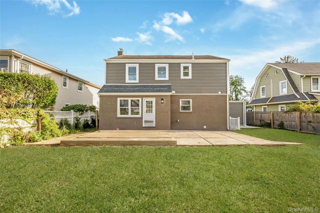35 Park Boulevard, Malverne, NY 11565