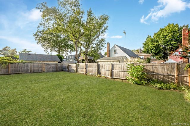 35 Park Boulevard, Malverne, NY 11565