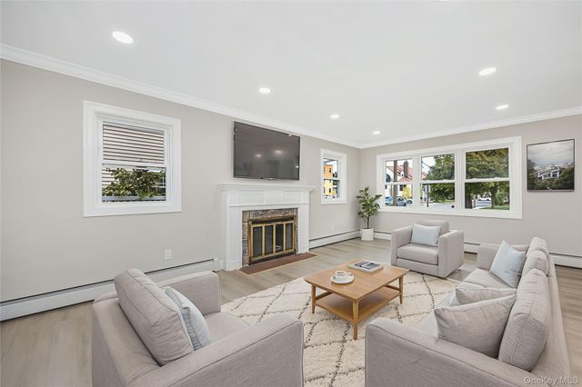 35 Park Boulevard, Malverne, NY 11565