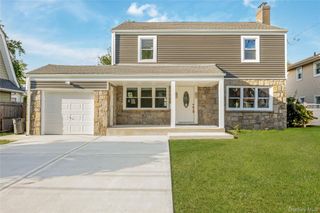 35 Park Boulevard, Malverne, NY 11565