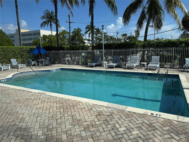 1555 N Treasure Drive 313, North Bay Village, FL 33141