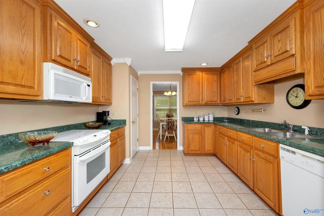 1702 Bellview Drive, Athens, AL 35611
