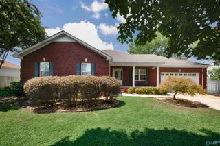 1702 Bellview Drive, Athens, AL 35611