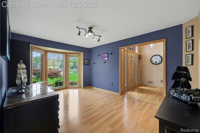 43820 Pinot Noir Drive, Sterling Heights, MI 48314