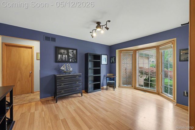 43820 Pinot Noir Drive, Sterling Heights, MI 48314
