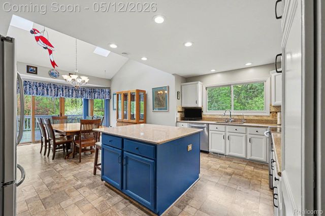43820 Pinot Noir Drive, Sterling Heights, MI 48314