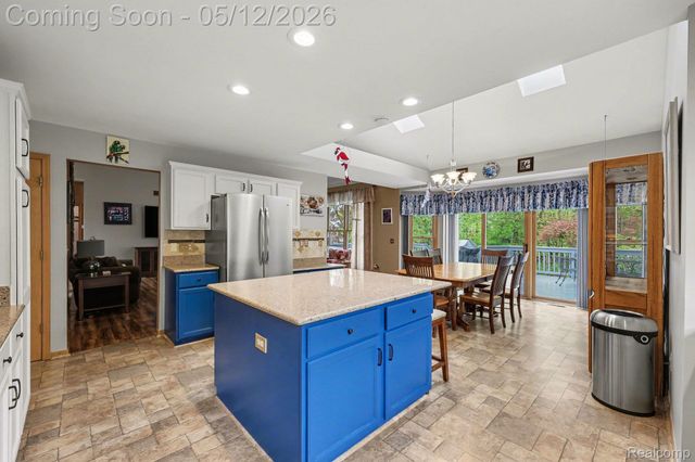 43820 Pinot Noir Drive, Sterling Heights, MI 48314