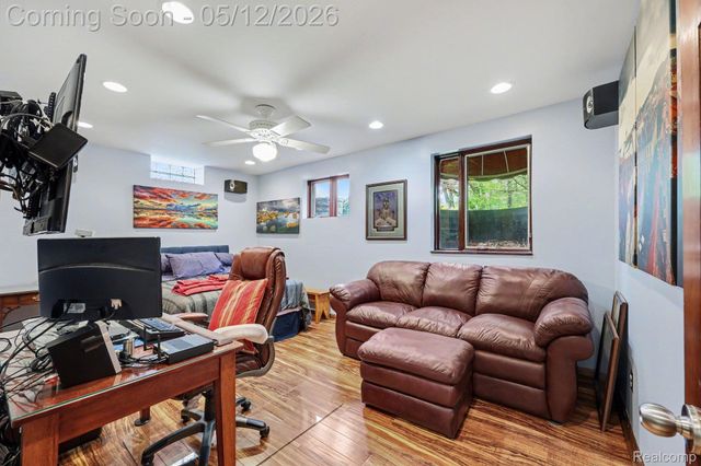 43820 Pinot Noir Drive, Sterling Heights, MI 48314