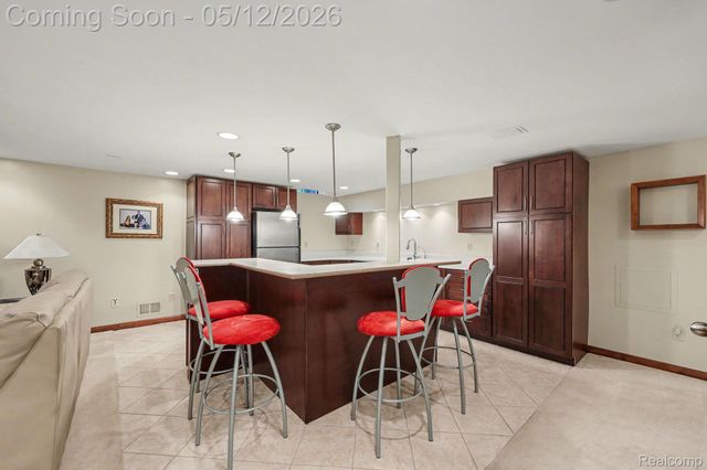 43820 Pinot Noir Drive, Sterling Heights, MI 48314