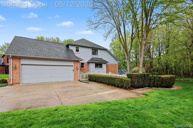 43820 Pinot Noir Drive, Sterling Heights, MI 48314