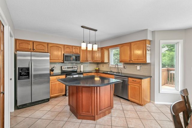 1201 NE Stone Valley Circle, Ankeny, IA 50021
