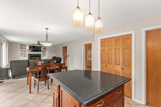 1201 NE Stone Valley Circle, Ankeny, IA 50021