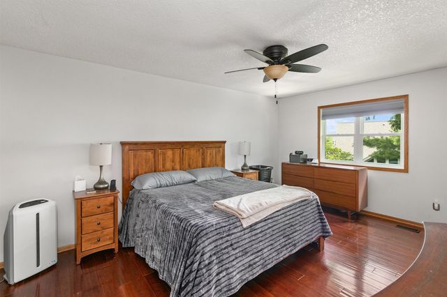 1201 NE Stone Valley Circle, Ankeny, IA 50021