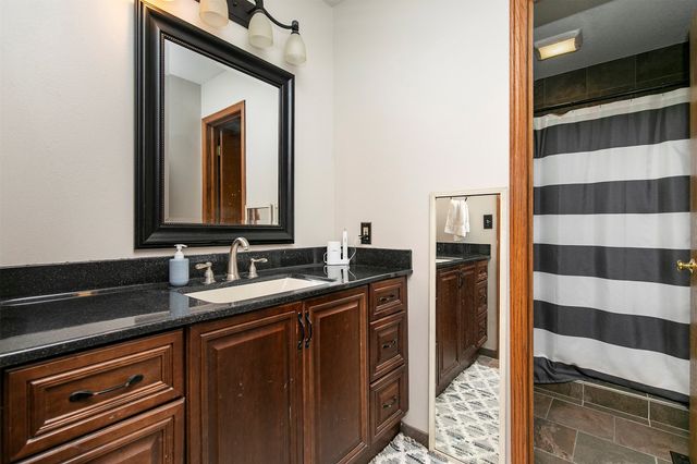 1201 NE Stone Valley Circle, Ankeny, IA 50021