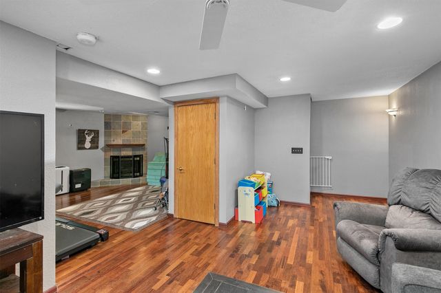1201 NE Stone Valley Circle, Ankeny, IA 50021