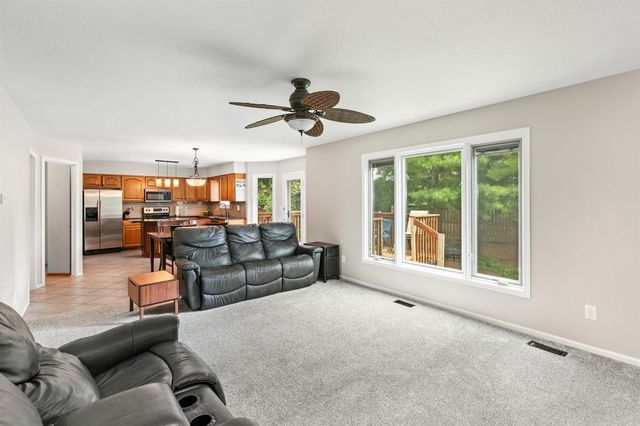 1201 NE Stone Valley Circle, Ankeny, IA 50021