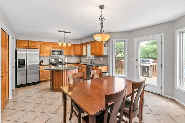 1201 NE Stone Valley Circle, Ankeny, IA 50021