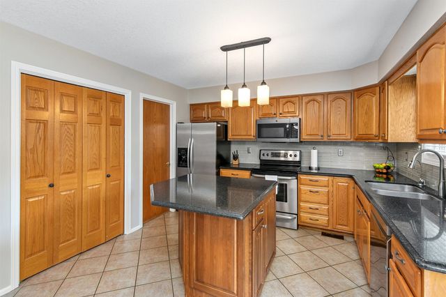 1201 NE Stone Valley Circle, Ankeny, IA 50021