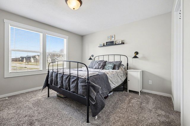 1325 Remington Drive SE, Lowell, MI 49331