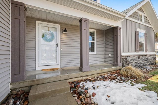 1325 Remington Drive SE, Lowell, MI 49331