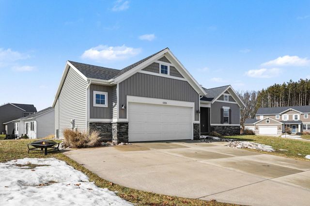 1325 Remington Drive SE, Lowell, MI 49331