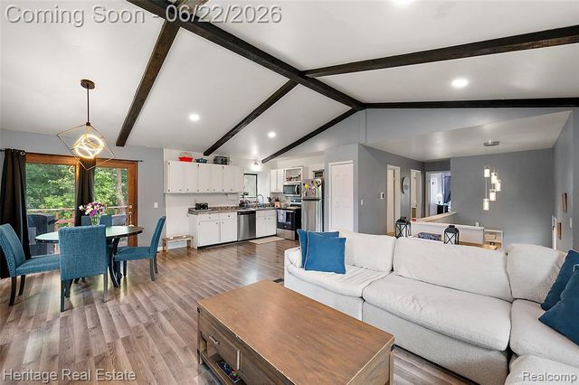 10857 Center Road, Grand Blanc, MI 48439