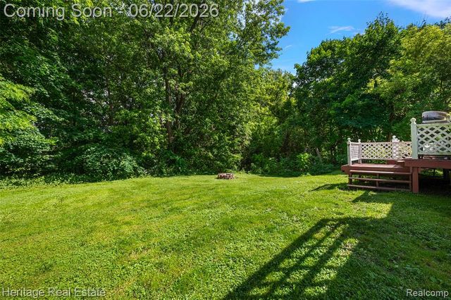 10857 Center Road, Grand Blanc, MI 48439