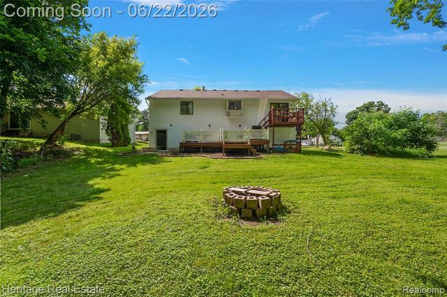 10857 Center Road, Grand Blanc, MI 48439