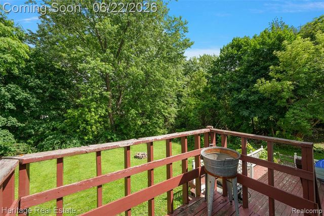 10857 Center Road, Grand Blanc, MI 48439