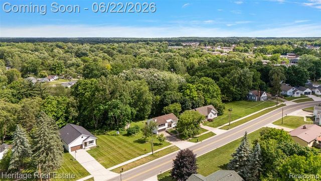10857 Center Road, Grand Blanc, MI 48439