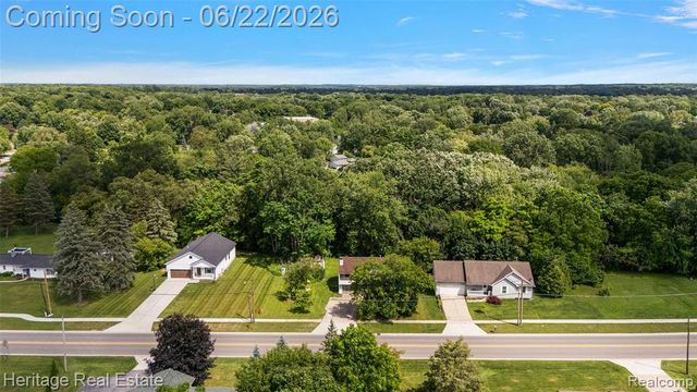10857 Center Road, Grand Blanc, MI 48439